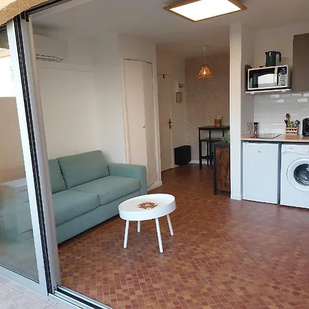 Apartment Avec Acces Direct Sur Le Port De